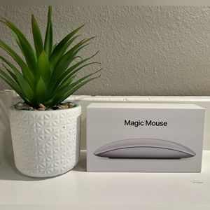 APPLE -  Magic Mouse 2 - NWOT